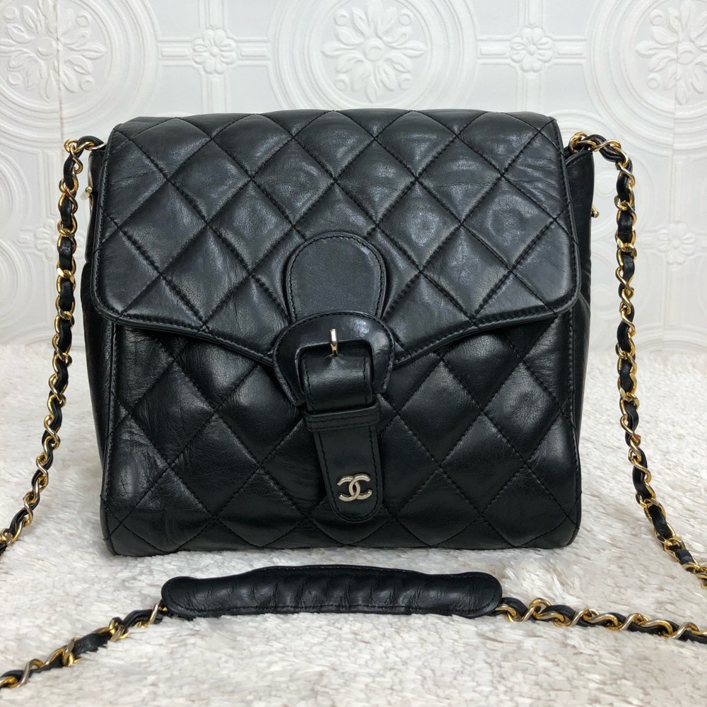 🌸OFFERS?🌸💯%Authentic Chanel Black Purse